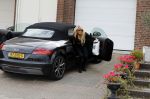 Lijnden 19 september 2016
Patricia Paay en haar nieuwe vriend Robbert Hinfelaar arriveren in haar auto bij haar huis.