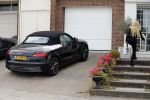 Lijnden 19 september 2016
Patricia Paay en haar nieuwe vriend Robbert Hinfelaar arriveren in haar auto bij haar huis.