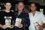 Rotterdam 14 september 2016
Boekpresentatie boek Rene v Gijp geschreven door Michiel v Egmond bij the harbour club. Zijn zoons Bicky en Sanny kregen de eerste exemplaren