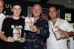 Rotterdam 14 september 2016
Boekpresentatie boek Rene v Gijp geschreven door Michiel v Egmond bij the harbour club. Zijn zoons Bicky en Sanny kregen de eerste exemplaren