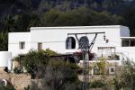 Ibiza 24 september 2016
Trouwen Gigi Ravelli en Roger Hodenius op ibiza . Ze trouwenni zuin huis/finca.