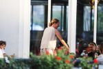 Amsterdam 12 september 2016
Rutger hauer op terras van het Amstel Hotel met vrienden en oud model Tatjana Patitz