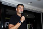 Rotterdam 14 september 2016
Boekpresentatie boek Rene v Gijp geschreven door Michiel v Egmond bij the harbour club. Zijn zoons Bicky en Sanny kregen de eerste exemplaren. Wilfred Genee