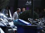 Amsterdam 26 september 2017
Albert Verlinde gaat met zijn nieuwe vriend een hapje eten bij v Dam op de cornelis schuytstraat