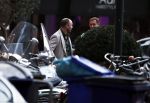 Amsterdam 26 september 2017
Albert Verlinde gaat met zijn nieuwe vriend een hapje eten bij v Dam op de cornelis schuytstraat