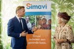 Amsterdam 22 september 2017
Prinses Beatrix opent nieuwe pand Simavi. Prinses Beatrix met ambassadeur Barry Atsma