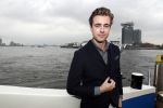 Amsterdam 28 september 2017
Castpresentaie van de Spa ( net 5 serie). De cast bestaat uit Annette Barlo Mattijn Hartemink Eva Marie v d Waal Rein v DuivenbodenDavy Eduard King Juvat Westendorp Beau Schneider Lara Leijs Nzinga Sordam en Eva Bartels.