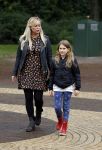 Kaatsheuvel 30 september 2017
Premiere musical in de efteling geschreven door Paul v Loon en Prinses Laurentien. Bridget Maasland met zoon Mees en een vriendinnetje