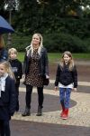Kaatsheuvel 30 september 2017
Premiere musical in de efteling geschreven door Paul v Loon en Prinses Laurentien. Bridget Maasland met zoon Mees en een vriendinnetje