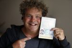Amsterdam 25 september 2017 
Dirk Zeelenberg wordt in zijn huis geinterviewd door Catherine Keyl