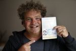 Amsterdam 25 september 2017 
Dirk Zeelenberg wordt in zijn huis geinterviewd door Catherine Keyl
