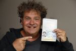 Amsterdam 25 september 2017 
Dirk Zeelenberg wordt in zijn huis geinterviewd door Catherine Keyl