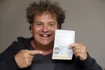Amsterdam 25 september 2017 
Dirk Zeelenberg wordt in zijn huis geinterviewd door Catherine Keyl