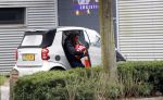 Amsterdam 22 september 2017 
Edgar Davids stapt uit auto van een (zijn) vriendin.