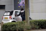 Amsterdam 22 september 2017 
Edgar Davids stapt uit auto van een (zijn) vriendin.