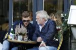 Amsterdam 27 september 2017   
Frank Wisse met zoon Bob op terras