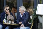 Amsterdam 27 september 2017   
Frank Wisse met zoon Bob op terras