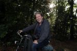 Hilversum 29 september 2017
Boekpresentatie in de wisseloord studio's. Rob de Nijs ontvangt het eerste boek. Hewnkjan Smits op de fiets