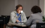 Amsterdam 30 september 2017
Ivo Niehe met een kennis op terras