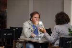Amsterdam 30 september 2017
Ivo Niehe met een kennis op terras