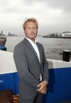 Amsterdam 28 september 2017
Castpresentaie van de Spa ( net 5 serie). De cast bestaat uit Annette Barlo Mattijn Hartemink Eva Marie v d Waal Rein v DuivenbodenDavy Eduard King Juvat Westendorp Beau Schneider Lara Leijs Nzinga Sordam en Eva Bartels.