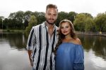 Amsterdam 6 september 2017
Perspresentatie van de musical On Your Feet bij strand Zuid. De cast met oa Ellen Evers, Jim Bakkum, Vajen v d Bosch, Albert Verlinde Nurlaila Kareem en  Tommie Christiaan