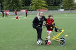 Amsterdam 11 september 2018
Het volledige team van hardlopers voor Only Friends bestaat uit tien personen: zanger Robert Leroy, chef-kok Ramon Beuk, ex-voetbalster Anouk Hoogendijk, eSporter Koen Weijland, Carlos Platier (judoka en winnaar Expeditie Robinson 2017), JoÃ«lle Witschge (deelneemster Expeditie Robinson), huisarts/schrijver/vlogger Rutger Verhoeff, social media influencer Jamie de Boer, Maup van den Berg en Stefan Valk. Ze gaan de marathon van New York lopen.