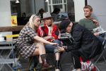 Amsterdam 15 september 2018
Bridget Maasland op terras met haar ouders. Bridget knoeit met hete thee.