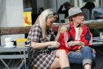Amsterdam 15 september 2018
Bridget Maasland op terras met haar ouders. Bridget knoeit met hete thee.