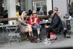 Amsterdam 15 september 2018
Bridget Maasland op terras met haar ouders. Bridget knoeit met hete thee.