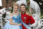Haarzuilens 12 september 2018
Presentatie cast RTL Kerstshow op kasteel de haar. De cast bestaat uit Carlo Boszhard Buddy Vedder Esmee v Kampen Berget Lewis Pip Pellens Fred v Leer Ger Otte Celinde Schoenmaker en de kerstman.