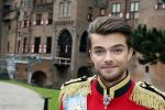 Haarzuilens 12 september 2018
Presentatie cast RTL Kerstshow op kasteel de haar. De cast bestaat uit Carlo Boszhard Buddy Vedder Esmee v Kampen Berget Lewis Pip Pellens Fred v Leer Ger Otte Celinde Schoenmaker en de kerstman.