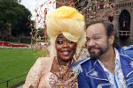 Haarzuilens 12 september 2018
Presentatie cast RTL Kerstshow op kasteel de haar. De cast bestaat uit Carlo Boszhard Buddy Vedder Esmee v Kampen Berget Lewis Pip Pellens Fred v Leer Ger Otte Celinde Schoenmaker en de kerstman.