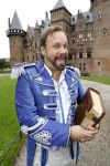 Haarzuilens 12 september 2018
Presentatie cast RTL Kerstshow op kasteel de haar. De cast bestaat uit Carlo Boszhard Buddy Vedder Esmee v Kampen Berget Lewis Pip Pellens Fred v Leer Ger Otte Celinde Schoenmaker en de kerstman.