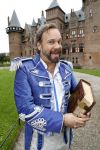 Haarzuilens 12 september 2018
Presentatie cast RTL Kerstshow op kasteel de haar. De cast bestaat uit Carlo Boszhard Buddy Vedder Esmee v Kampen Berget Lewis Pip Pellens Fred v Leer Ger Otte Celinde Schoenmaker en de kerstman.