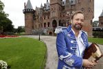 Haarzuilens 12 september 2018
Presentatie cast RTL Kerstshow op kasteel de haar. De cast bestaat uit Carlo Boszhard Buddy Vedder Esmee v Kampen Berget Lewis Pip Pellens Fred v Leer Ger Otte Celinde Schoenmaker en de kerstman.