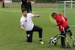Amsterdam 11 september 2018
Het volledige team van hardlopers voor Only Friends bestaat uit tien personen: zanger Robert Leroy, chef-kok Ramon Beuk, ex-voetbalster Anouk Hoogendijk, eSporter Koen Weijland, Carlos Platier (judoka en winnaar Expeditie Robinson 2017), JoÃ«lle Witschge (deelneemster Expeditie Robinson), huisarts/schrijver/vlogger Rutger Verhoeff, social media influencer Jamie de Boer, Maup van den Berg en Stefan Valk. Ze gaan de marathon van New York lopen.
