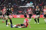 Eindhoven, 23 September 2018 PSV-AJAX Kompetitie, Seizoen 2018-2019 Eindstand 3-0
Eric Gutierrez en Tadic