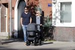 Amsterdam 27 september 2018
Eva Jinek en haar vriend Dexter gaan voor het eerst wandelen met hun zoon Pax.