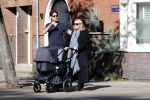 Amsterdam 27 september 2018
Eva Jinek en haar vriend Dexter gaan voor het eerst wandelen met hun zoon Pax.