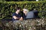 Amsterdam 27 september 2018
Eva Jinek en haar vriend Dexter gaan voor het eerst wandelen met hun zoon Pax.