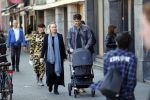 Amsterdam 27 september 2018
Eva Jinek en haar vriend Dexter gaan voor het eerst wandelen met hun zoon Pax.
