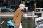 Amsterdam 15 september 2018
Frank de Grave loopt van zijn huis naar zijn auto.