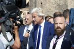 Den Haag 18 september 2018
Prinsjesdag 2018 op het binnenhof. Komning Willem Alexander Koningin Maxima Prins Constantijn en Prinses Laurentien zijn aanwezig. Geert Wilders met â€¦ en zijn beveiliging