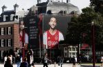 Amsterdam 20 september 2018
Grote reclame abri op pandmuseumplein  van Hakim Ziyech en Matthijs de Ligt