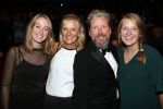 Utrecht 23 september 2018
Premiere Mamma Mia in beatrixtheater. Hoofdrollen zijn er voor Antje Monteiro Jolijn Henneman Sophia Wezer Hilke Bierman Dieter Troubleyn Emiel de Jong en Soy Kroon. Henkjan Smits met vrouw en dochters