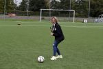 Amsterdam 11 september 2018
Het volledige team van hardlopers voor Only Friends bestaat uit tien personen: zanger Robert Leroy, chef-kok Ramon Beuk, ex-voetbalster Anouk Hoogendijk, eSporter Koen Weijland, Carlos Platier (judoka en winnaar Expeditie Robinson 2017), JoÃ«lle Witschge (deelneemster Expeditie Robinson), huisarts/schrijver/vlogger Rutger Verhoeff, social media influencer Jamie de Boer, Maup van den Berg en Stefan Valk. Ze gaan de marathon van New York lopen.
