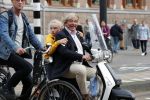 Amsterdam 14 september 2018

Jan Wieger van der Linden met zijn dochter op scooter.