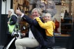 Amsterdam 14 september 2018

Jan Wieger van der Linden met zijn dochter op scooter.