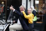 Amsterdam 14 september 2018

Jan Wieger van der Linden met zijn dochter op scooter.
